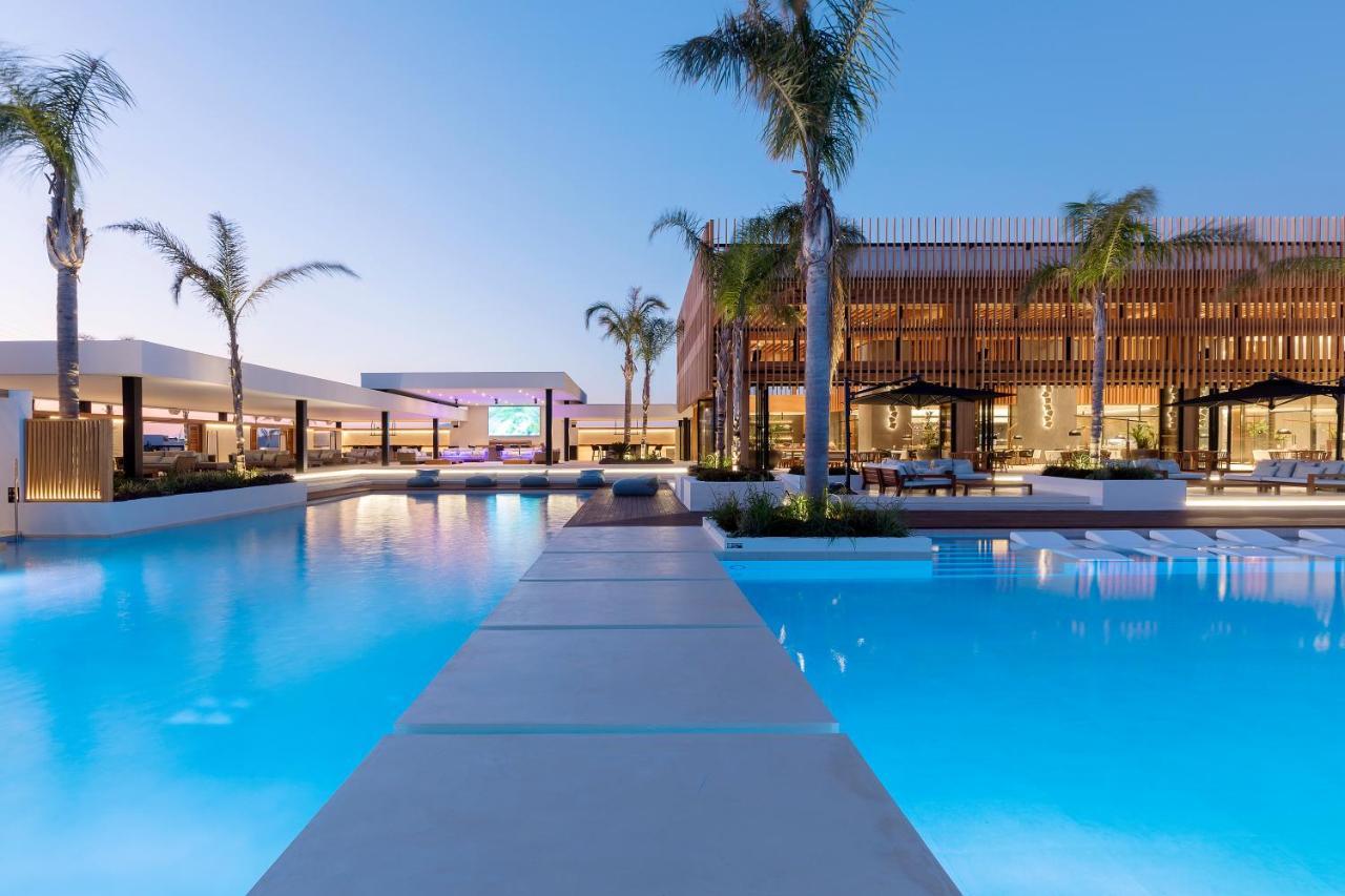 D' Andrea Lagoon All Suites - Adults Only Мармарі Екстер'єр фото The resort at night