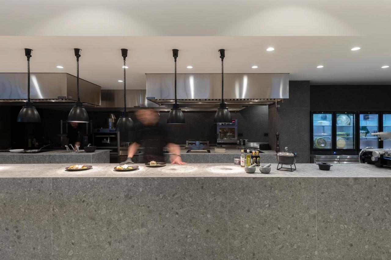 D' Andrea Lagoon All Suites - Adults Only Мармарі Екстер'єр фото The open kitchen at the restaurant